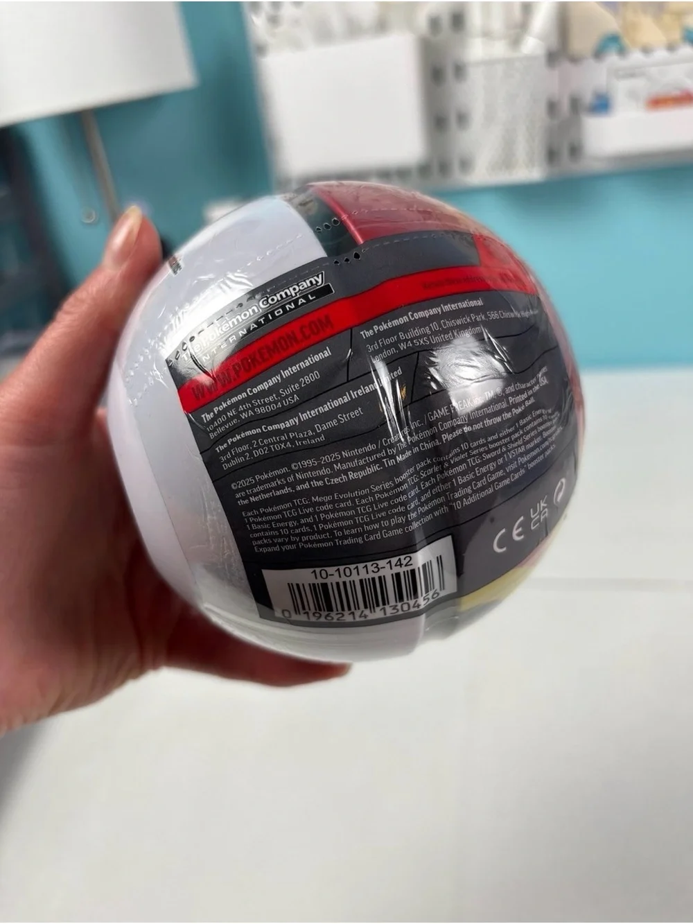 Pokemon tcg pokeball tin
